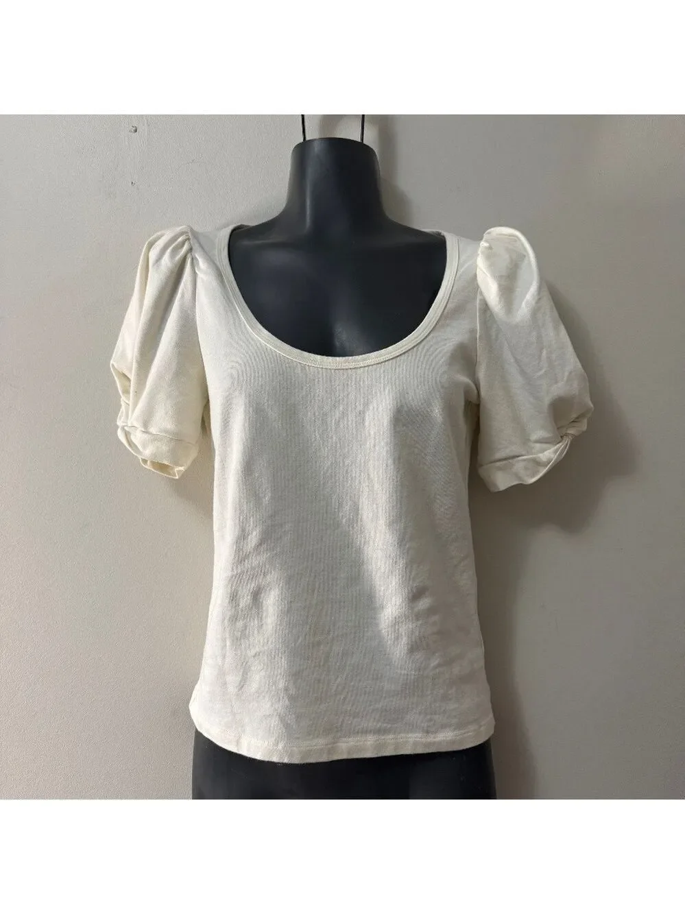 Reformation France’s Short Puff Sleeve Top Medium Ivory Scoop Neck Size Small